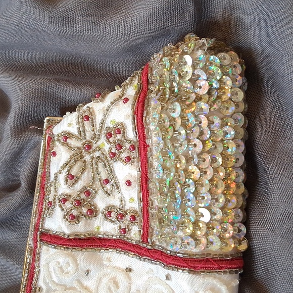 -Cashmere Shawl/Wrap with Beaded and Sequin Clutch - Picture 5 of 13